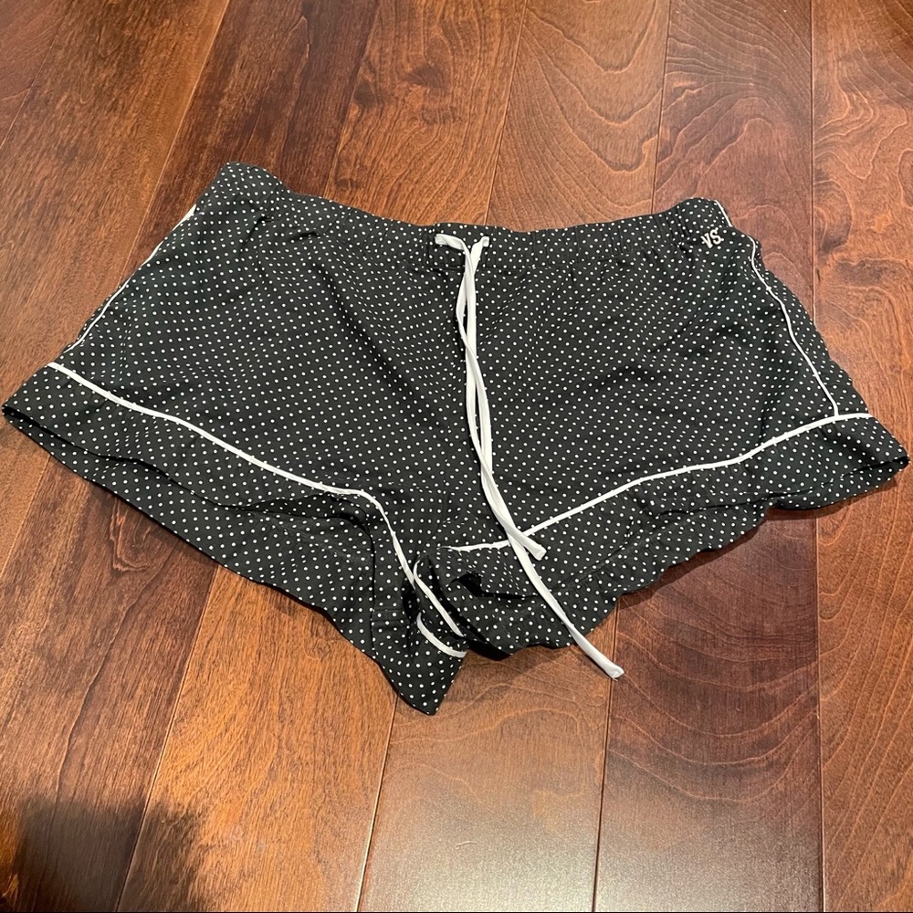 Large black$white polka dots VS sleepwear shorts